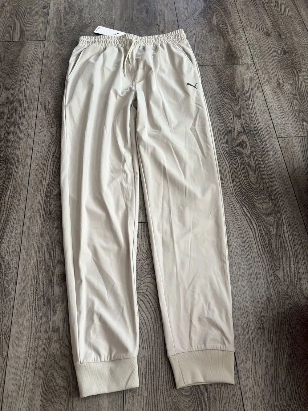 Puma kids Cream Sweatpants with Small Logo